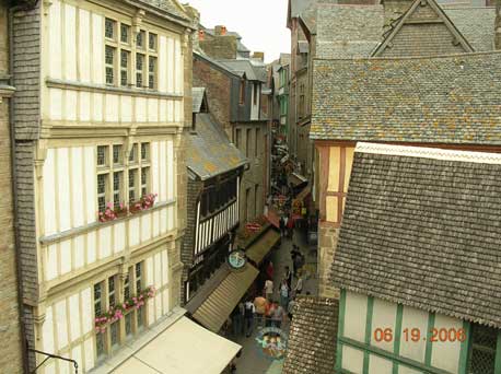 This shot is of the same section of street as the previous photo; taken higher up as we climb this village built on a rock and make our way up to the Abbey.