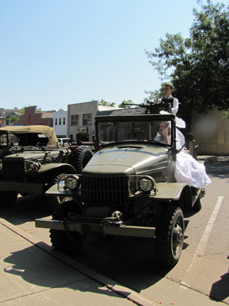 ANOTHER bride and groom showed up!
