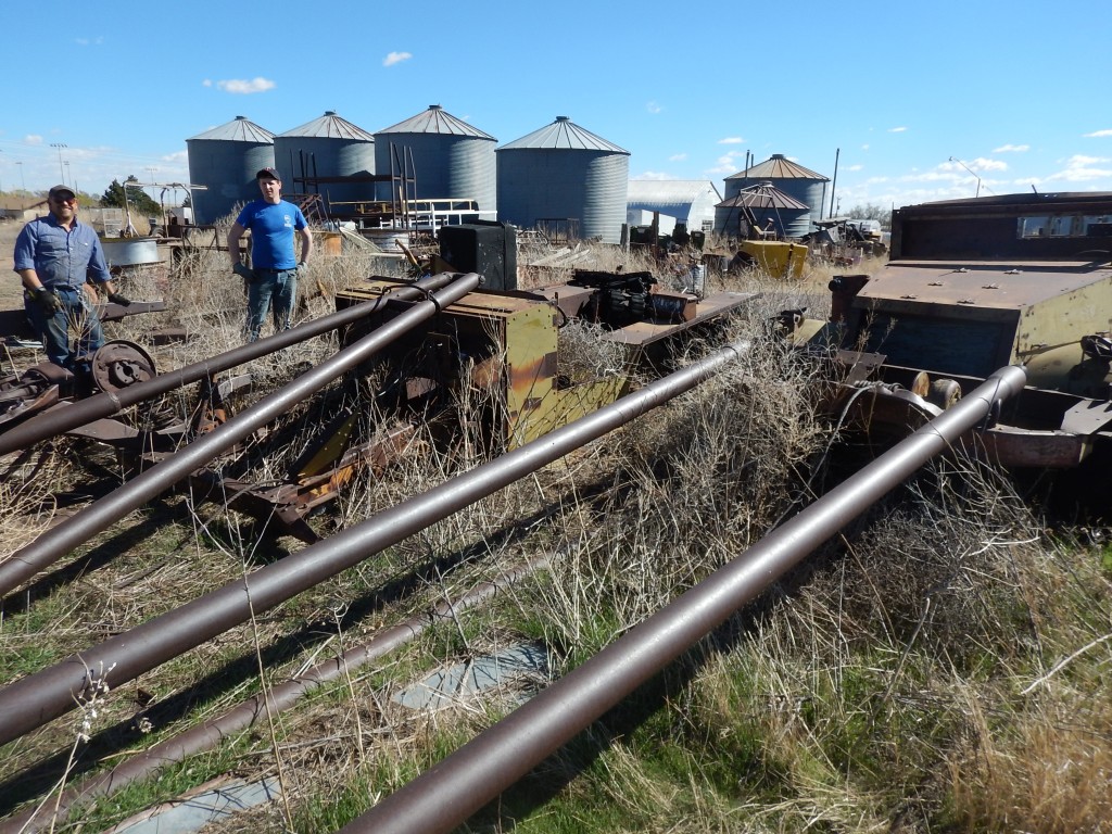 Look at the size of the gin poles and you can understand why the frame was broken.  The M75 parts half track next to the M2.